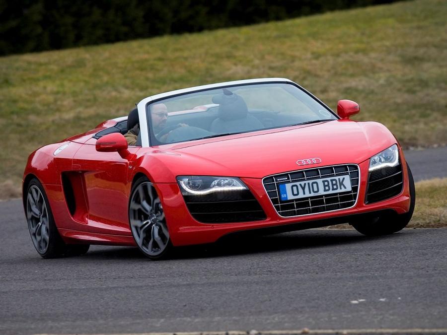  Audi R8 V10 Spyder 2010 года  (UK) (фото 5 из 23)